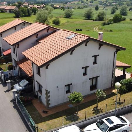 הוילה Casa En Sobarzo, Junto Al Parque De Cabarceno מראה חיצוני תמונה