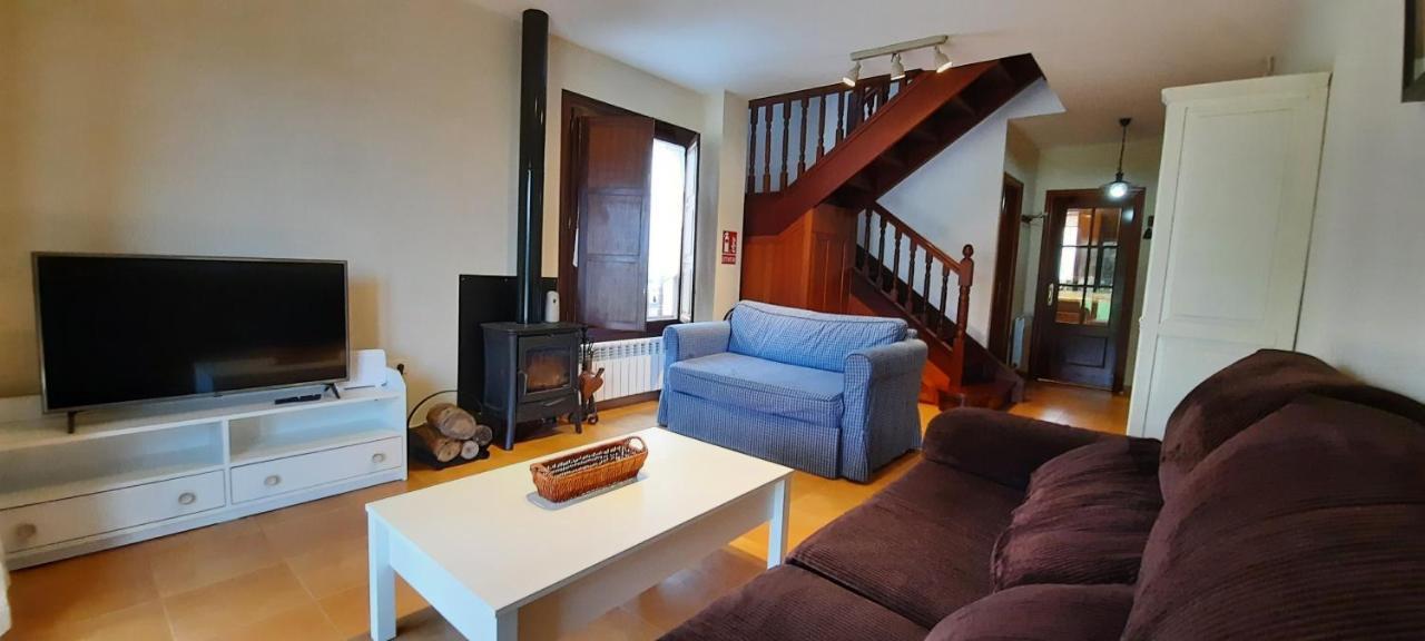 הוילה Casa En Sobarzo, Junto Al Parque De Cabarceno מראה חיצוני תמונה