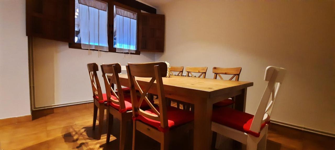 הוילה Casa En Sobarzo, Junto Al Parque De Cabarceno מראה חיצוני תמונה