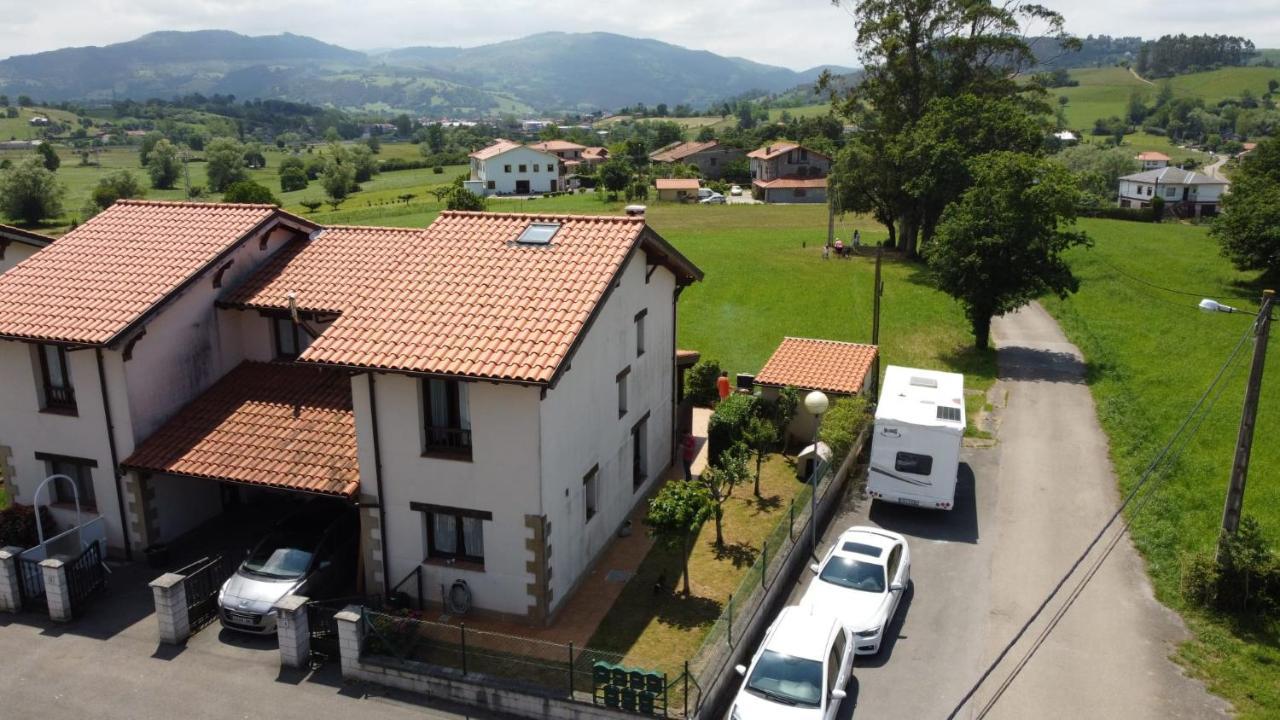 הוילה Casa En Sobarzo, Junto Al Parque De Cabarceno מראה חיצוני תמונה